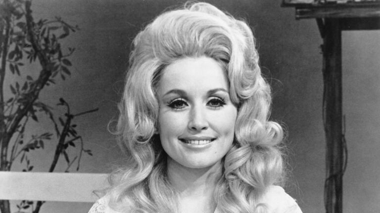 Fascinating Facts About Dolly Parton The Queen Of Country