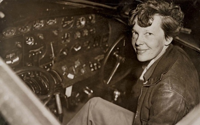 Facts About Amelia Earhart and Her Mysterious Disappearance - Past