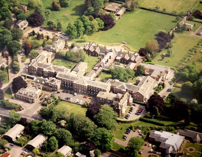 A Look Inside An Abandoned Psych Hospital That's Doors Have Been Locked ...