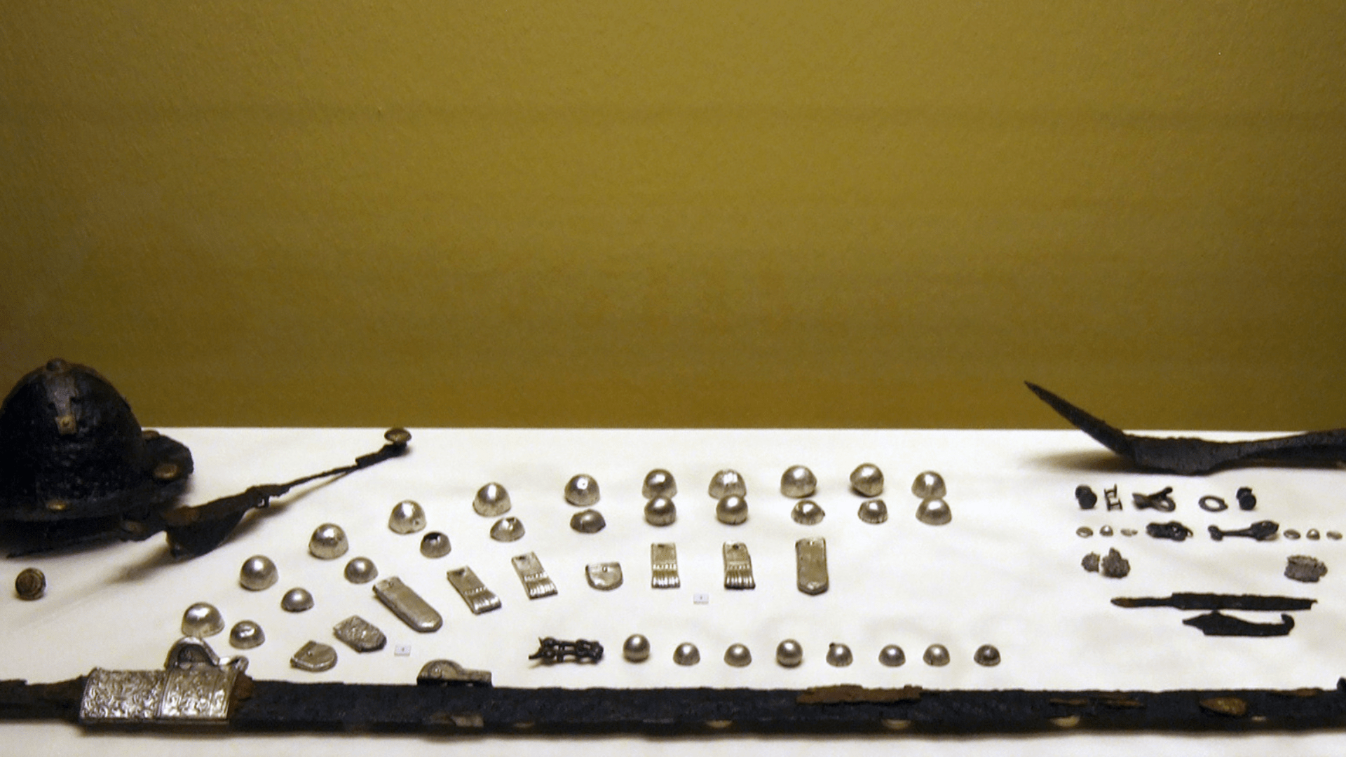 Avar warrior items from a grave in Italy.