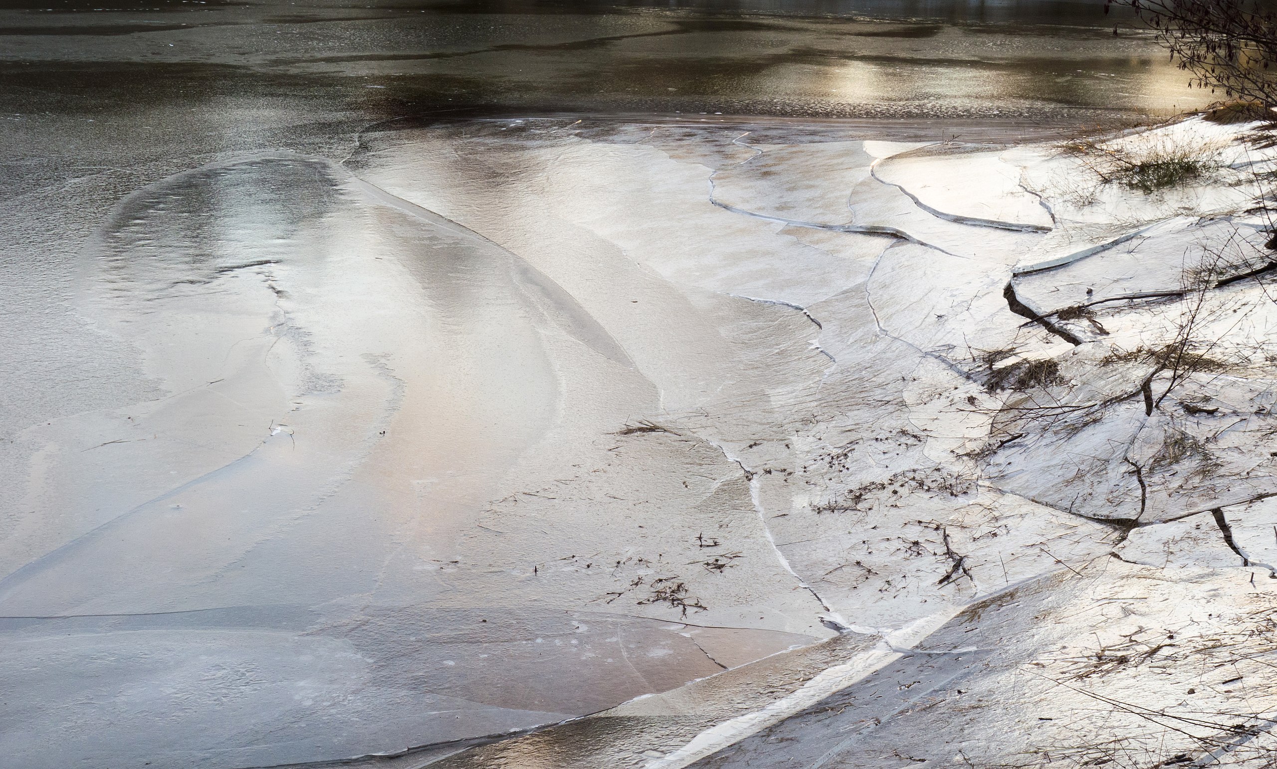Unusually cold surface temperatures of water result from Greenland's melting ice sheet