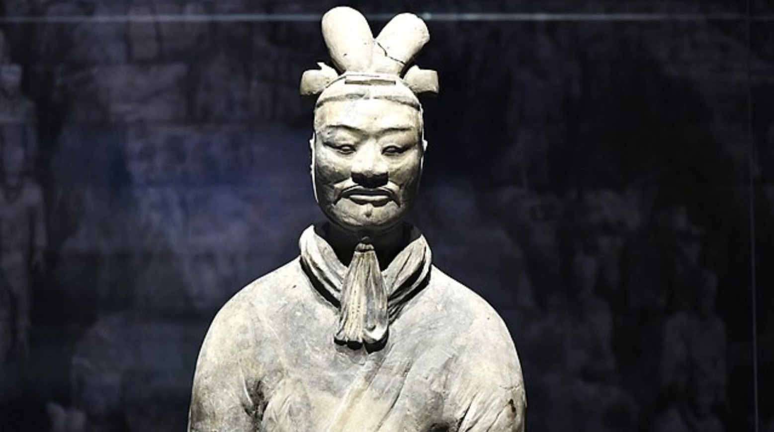 A statue of Qin Shi Huang.