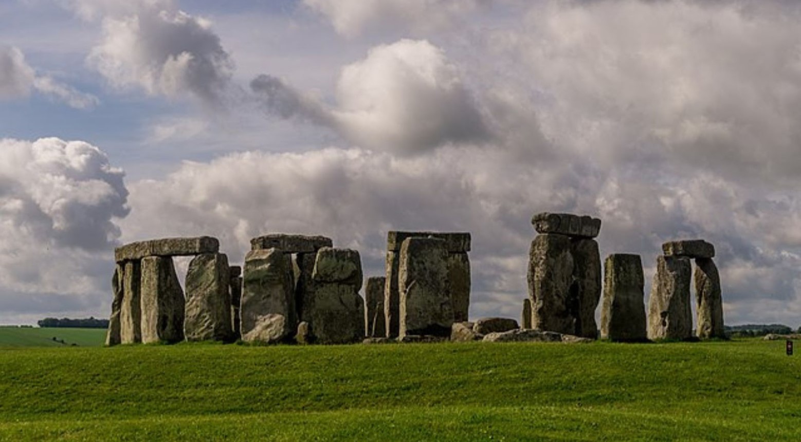 Stonehenge on a cloudy day.