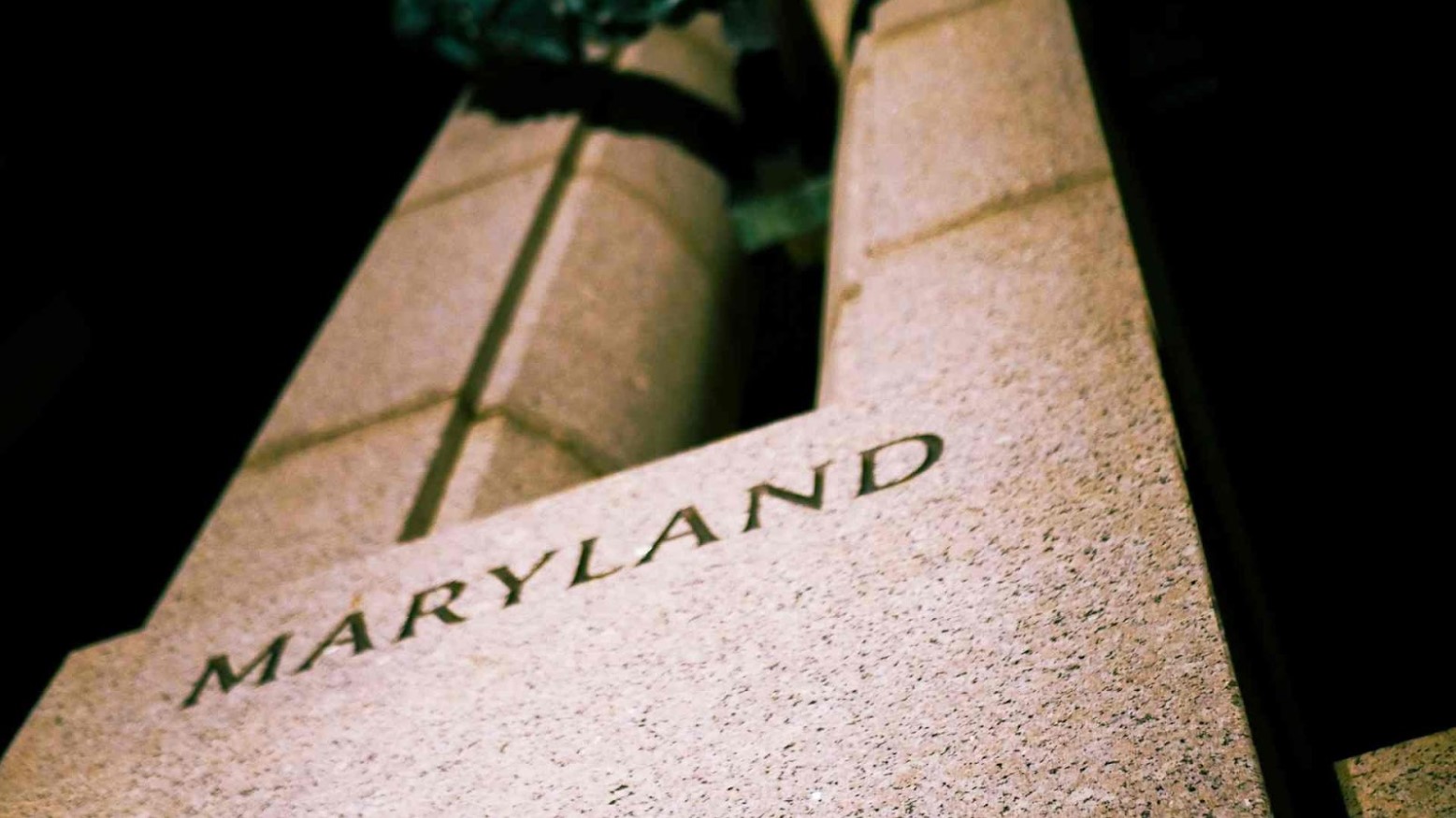 A memorial with the word ‘Maryland’ etched into a pillar.