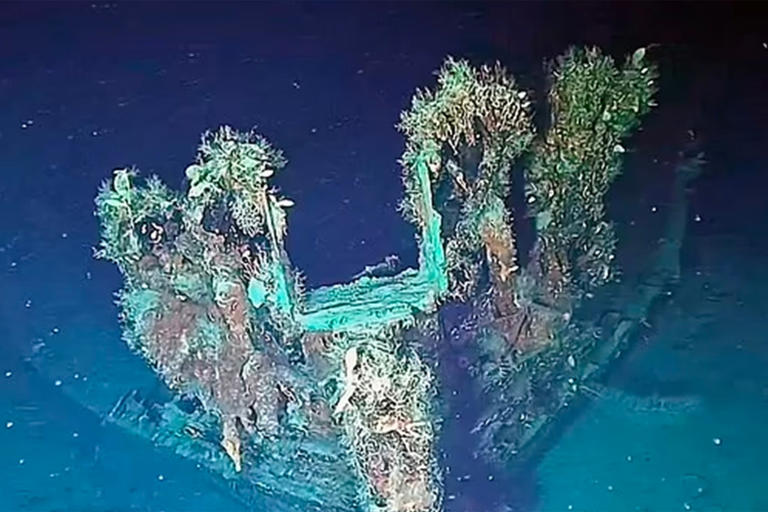An underwater image of the remains of a shipwreck from 1708