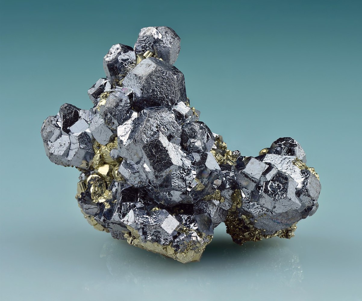 An image of a large piece of Galena