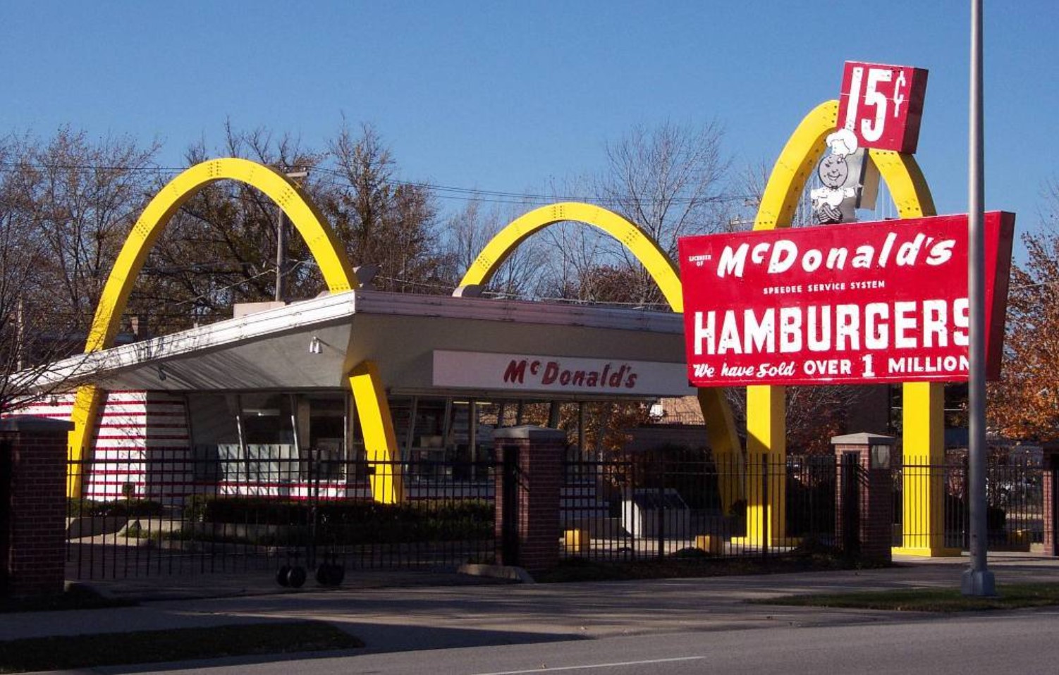 An image of an old McDonald’s restaurant during the early years of the company
