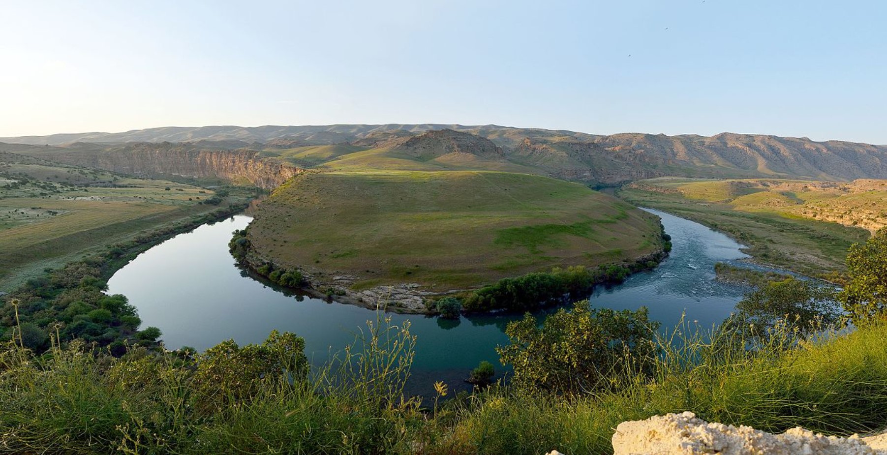 An image of the Tigris river taken from above