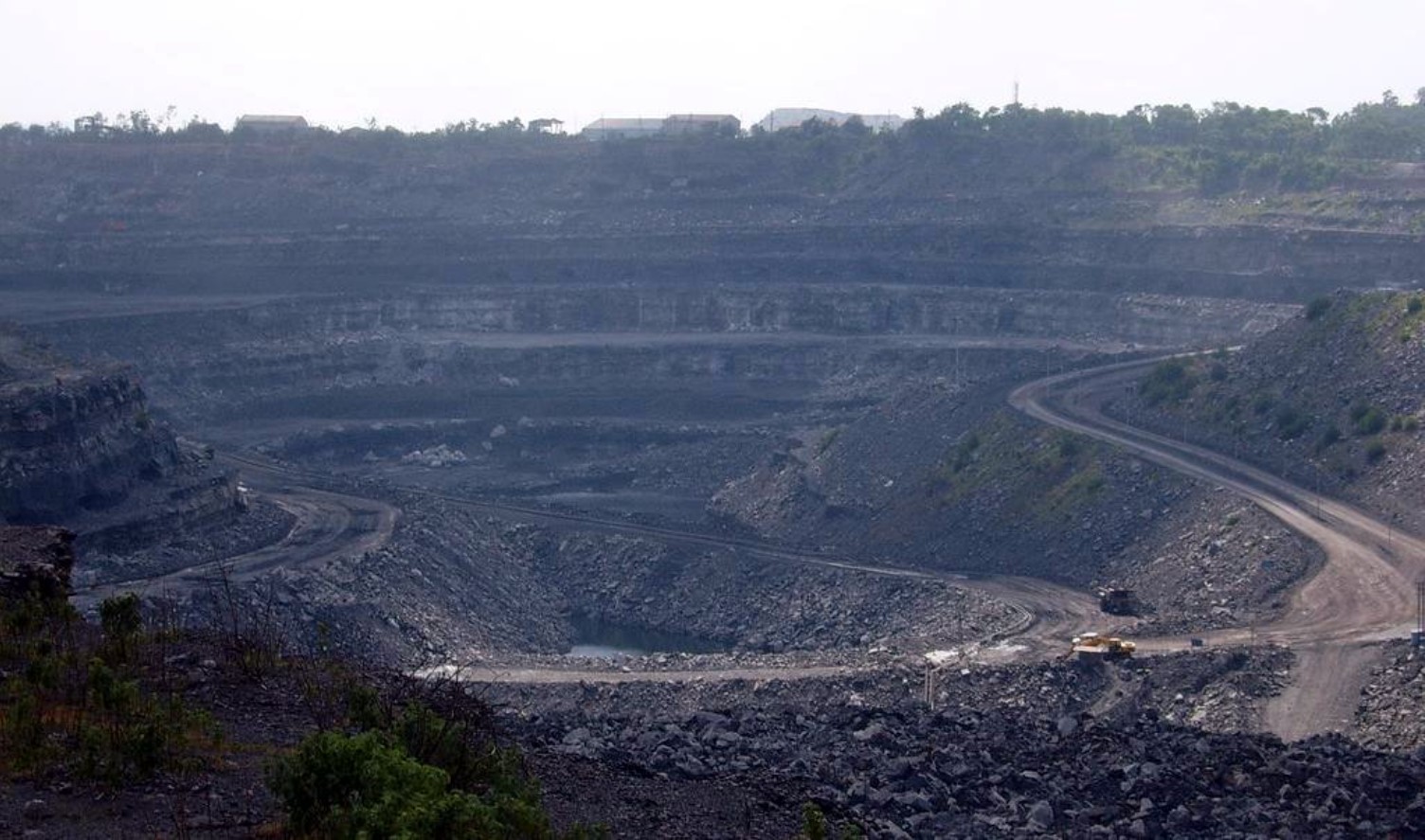 An image of an extensive coal mine in Dhanbad, India